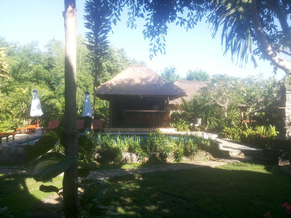 Hôtel Lotus Garden Huts à Lembongan Extérieur photo